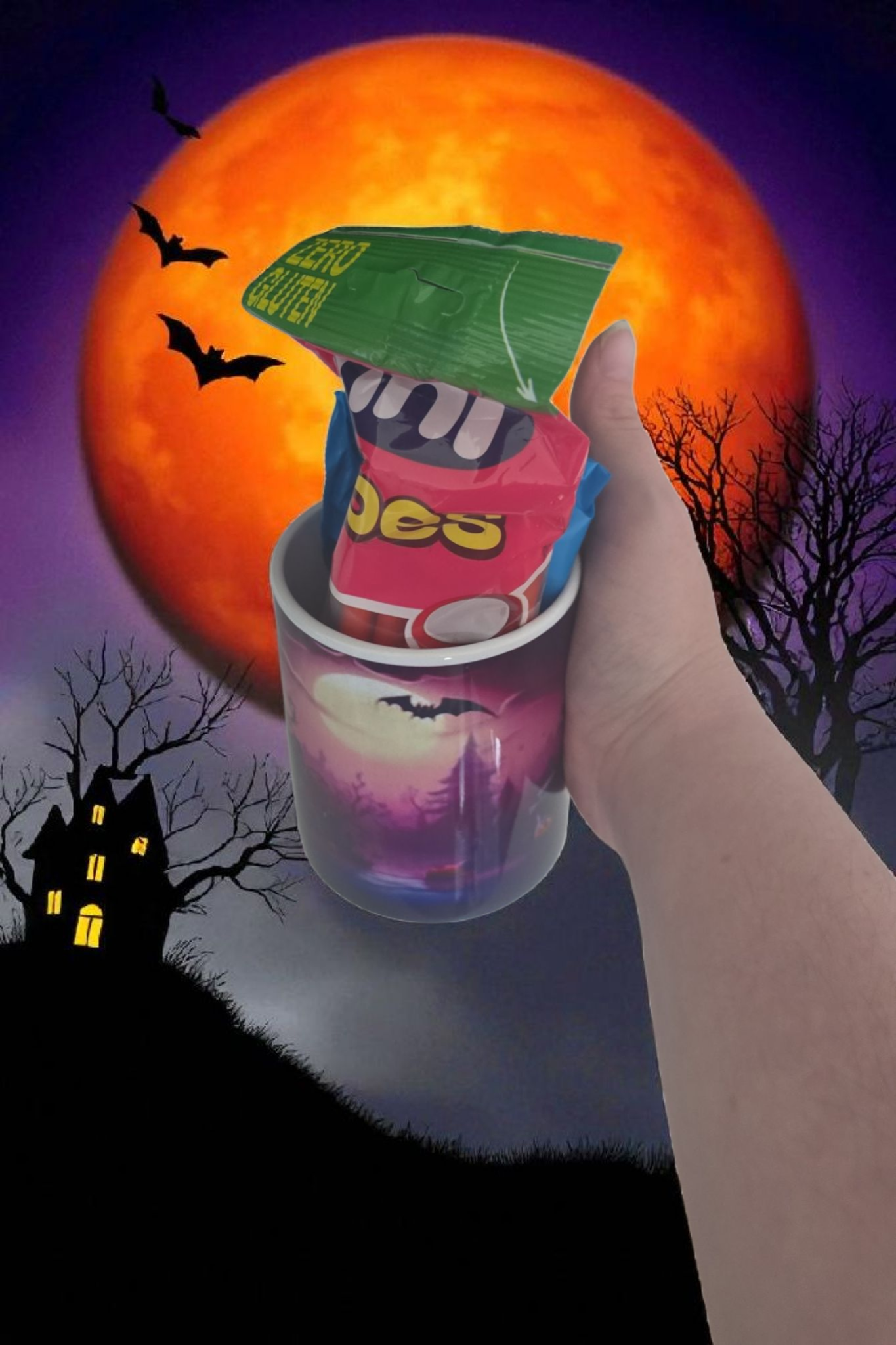 Coffret Halloween Mug avec Bonbon et Deux Paquets de Douceurs